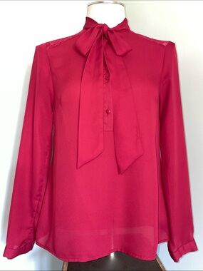 Daisy Fuentes Red Lace Bow Tie Neck Blouse Long Sleeve Size Small. Y2K
